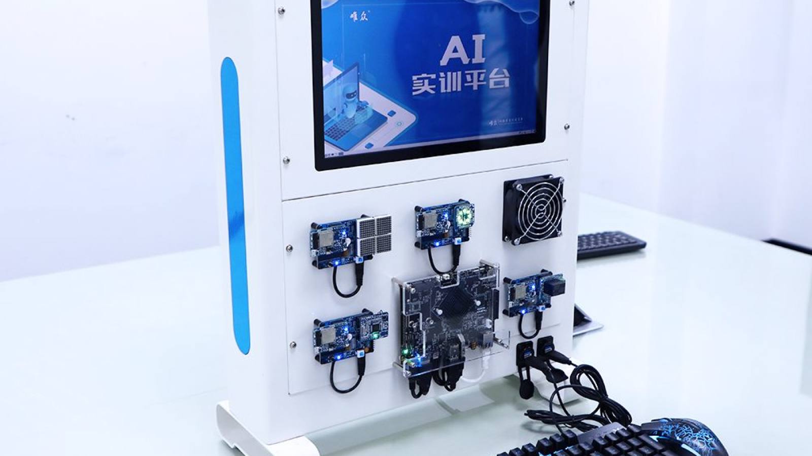 球速体育app产品中心：AI眼镜、AI耳机与多模态交互设备